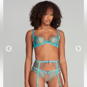 NEW Agent Provocateur with tags and gift box. Lorna bra, thong and suspender.